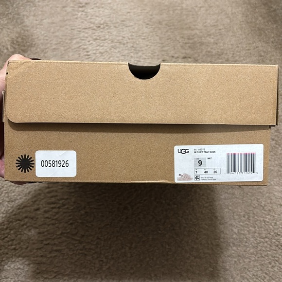 Brand New Ugg Fluff Slide size 9 - Picture 5 of 6